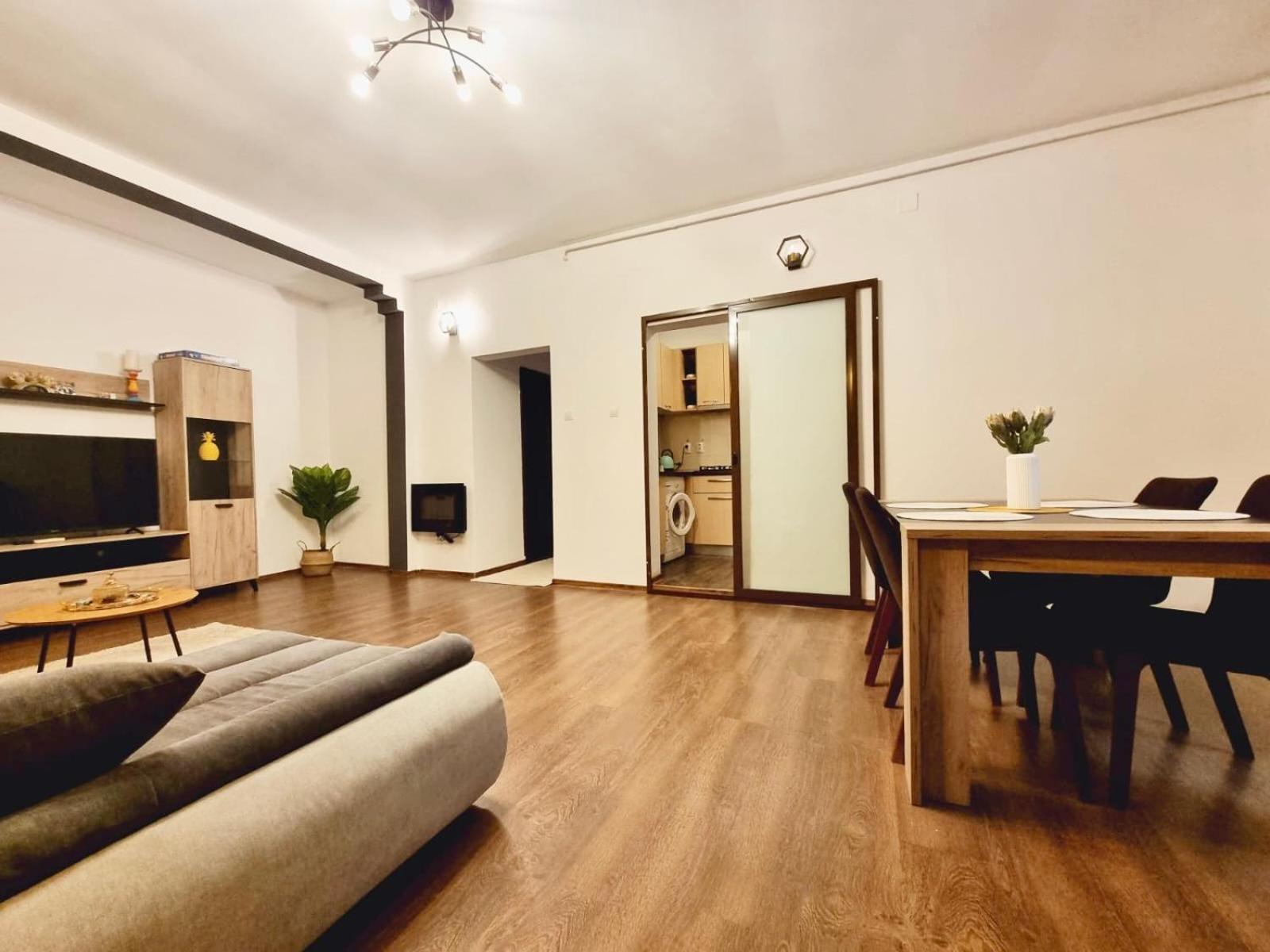 Holiday Apartments Букурещ Екстериор снимка
