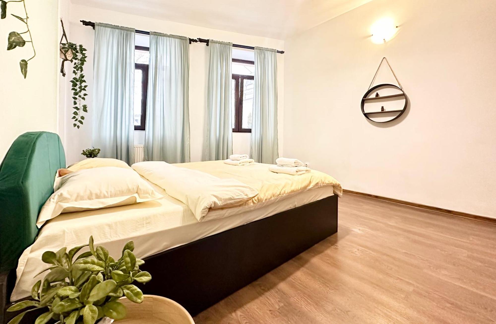Holiday Apartments Букурещ Екстериор снимка
