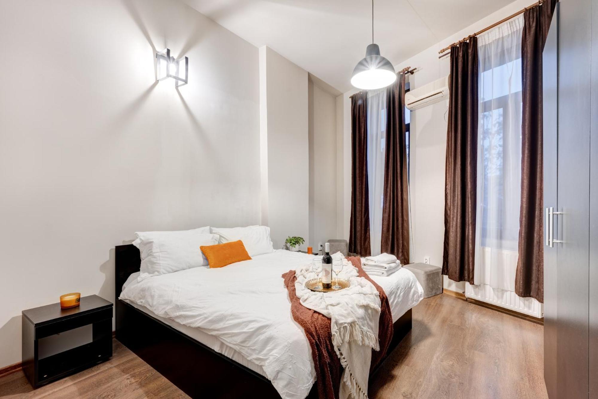 Holiday Apartments Букурещ Екстериор снимка