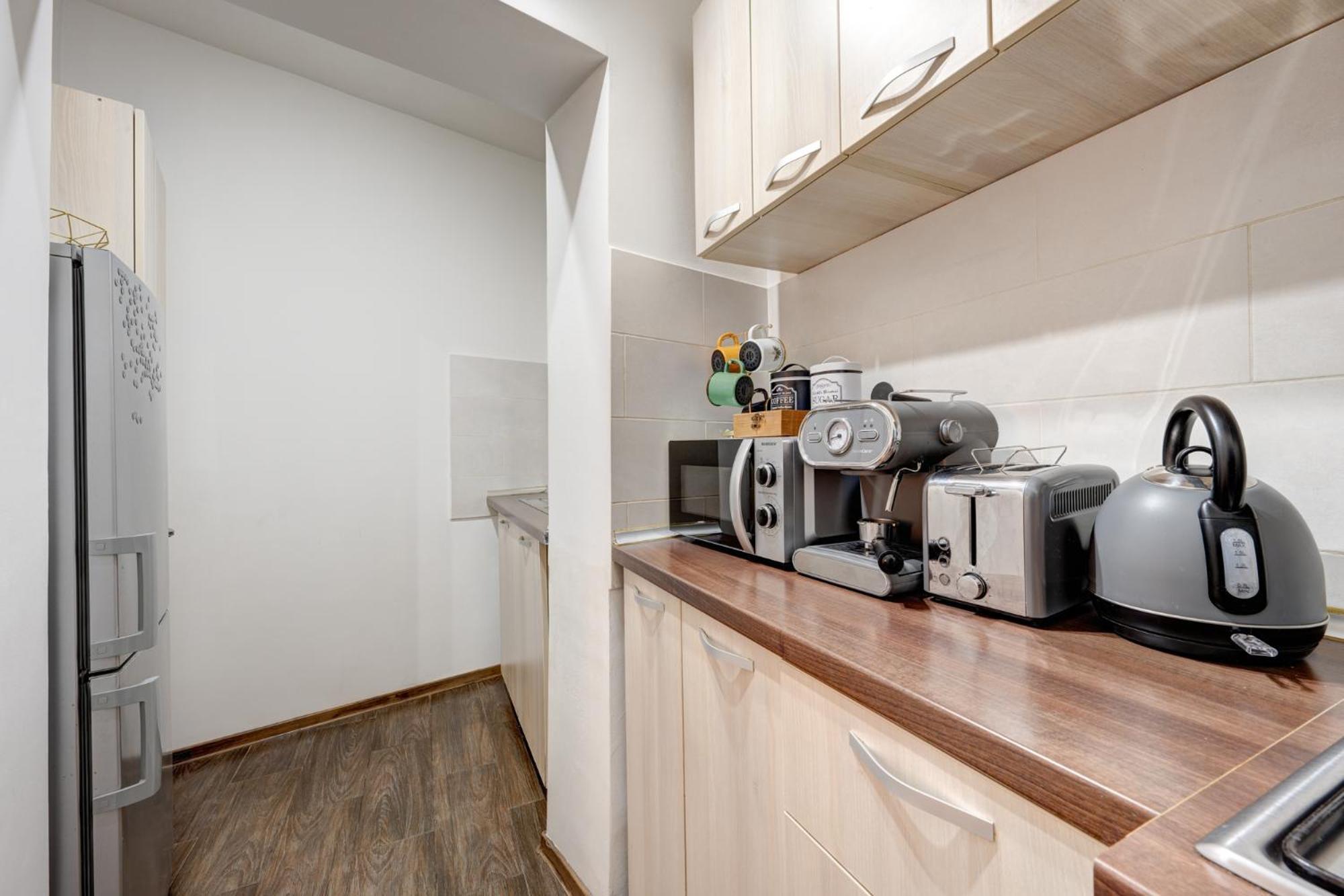 Holiday Apartments Букурещ Екстериор снимка