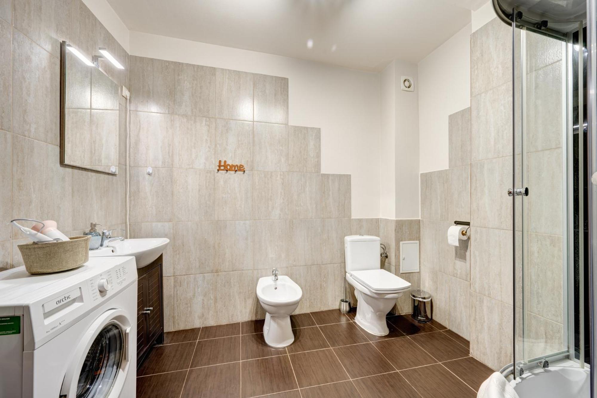 Holiday Apartments Букурещ Екстериор снимка