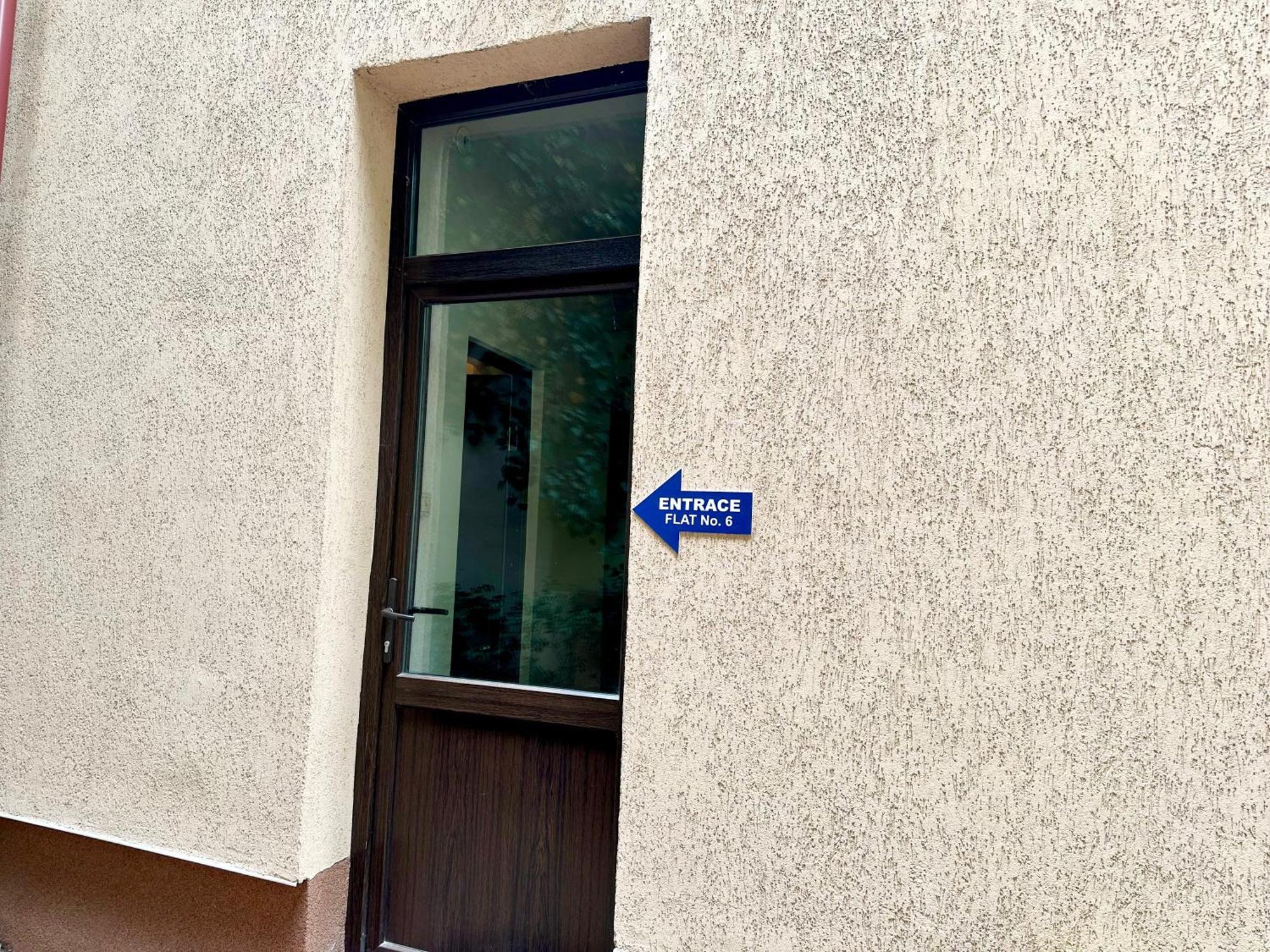 Holiday Apartments Букурещ Екстериор снимка