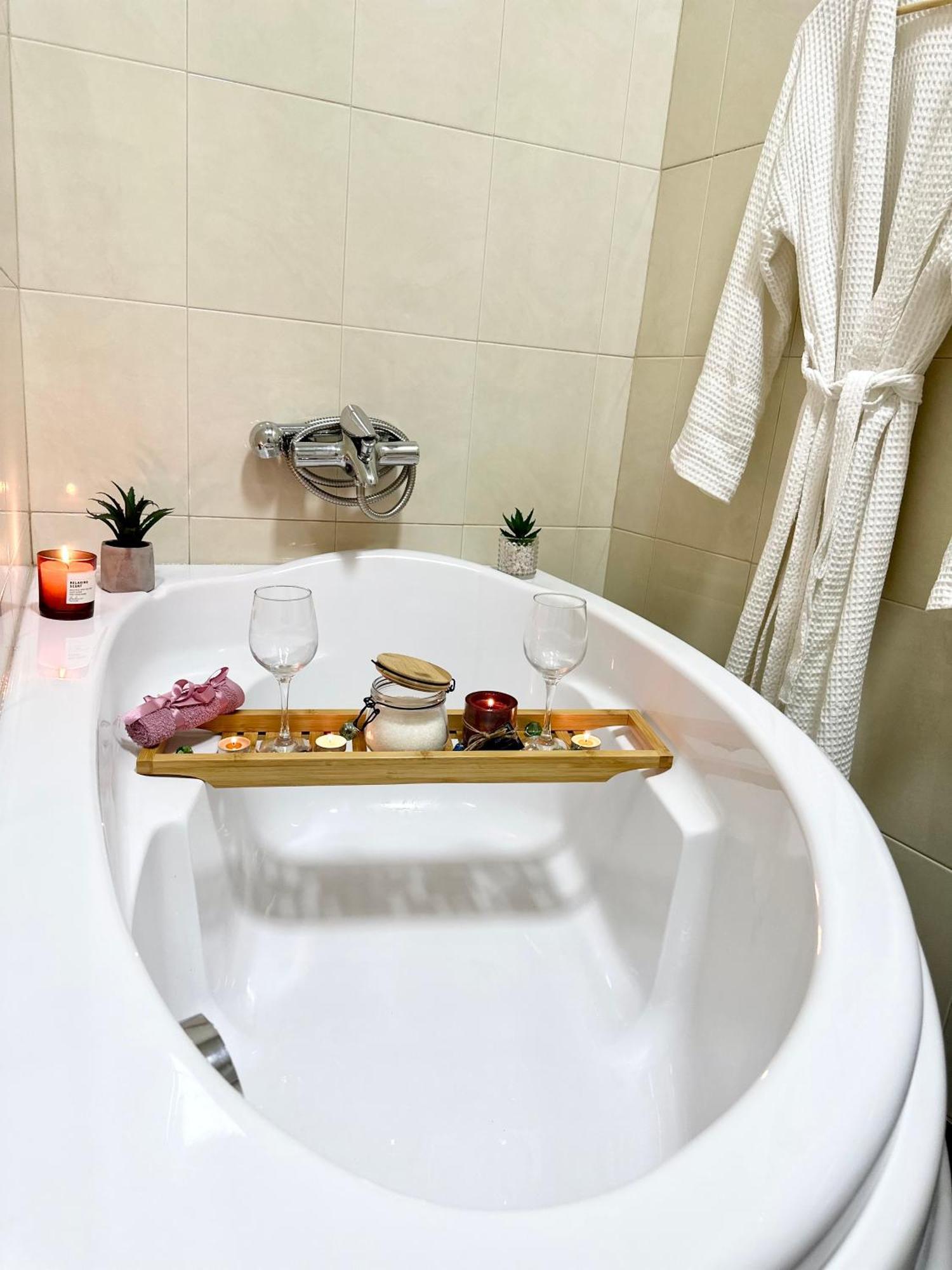 Holiday Apartments Букурещ Екстериор снимка