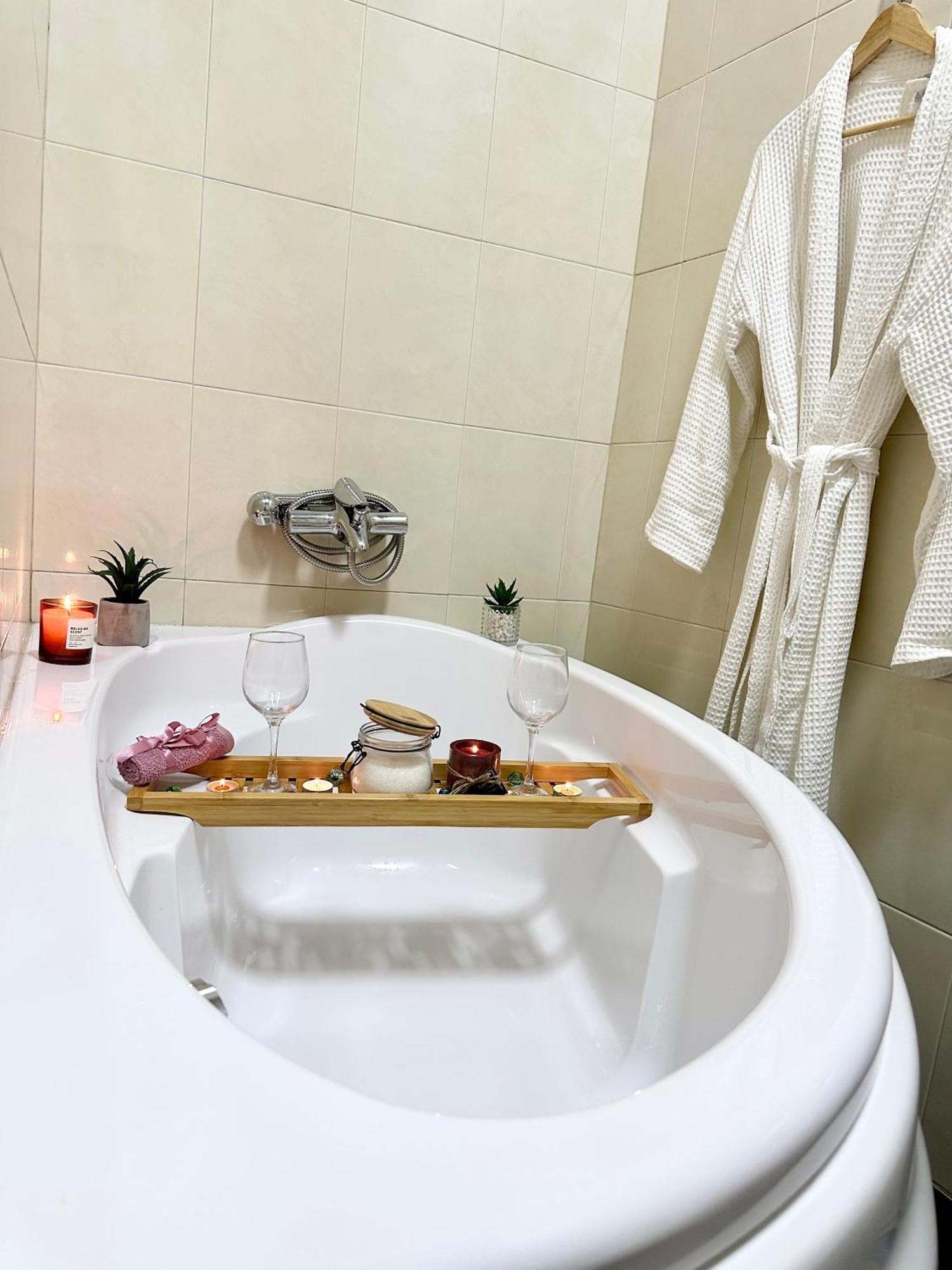 Holiday Apartments Букурещ Екстериор снимка
